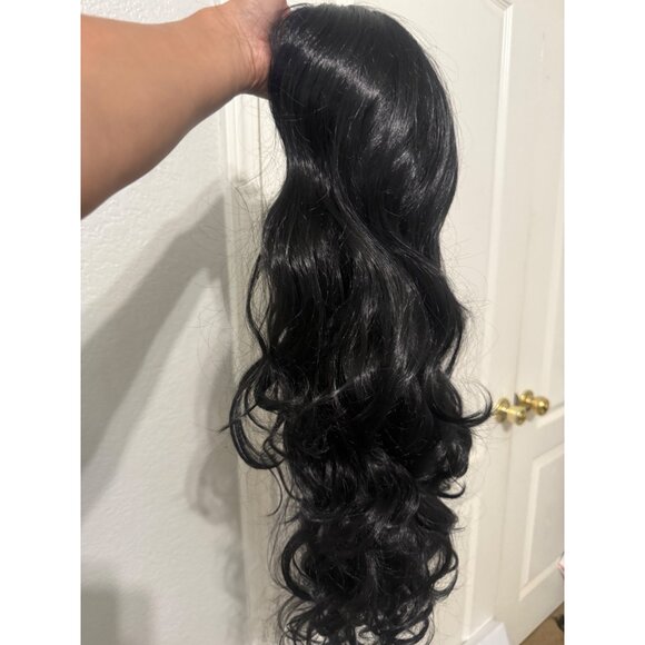 28 inch Long wavy black glueless wig - Picture 2 of 6
